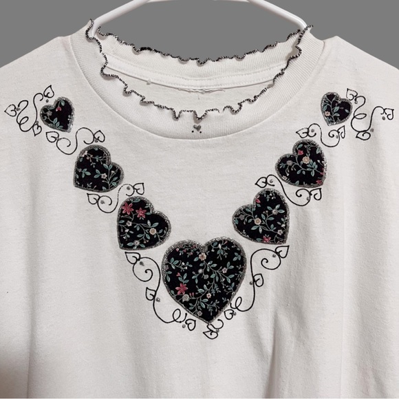 Vintage 90s Cottagecore White Tee - Picture 3 of 3